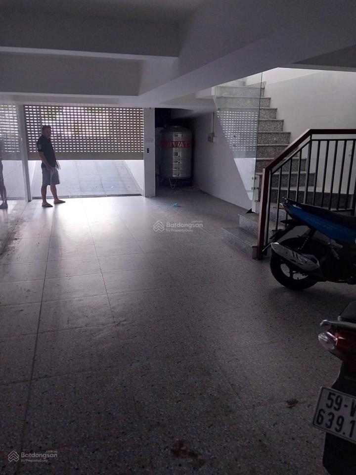 Cho thuê nhà mặt tiền phạm hùng nối dài (có hầm), bình hưng, bình chánh.