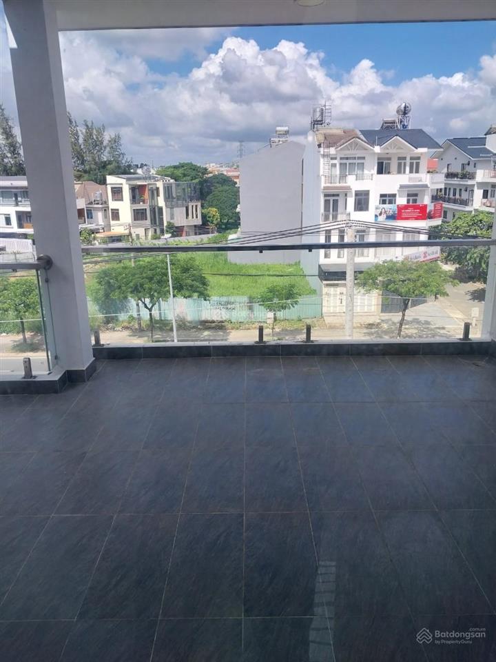 Cho thuê nhà mặt tiền phạm hùng nối dài (có hầm), bình hưng, bình chánh.