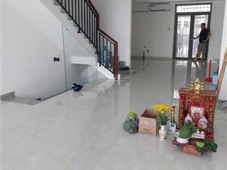 Cho thuê nhà mặt tiền phạm hùng nối dài (có hầm), bình hưng, bình chánh.
