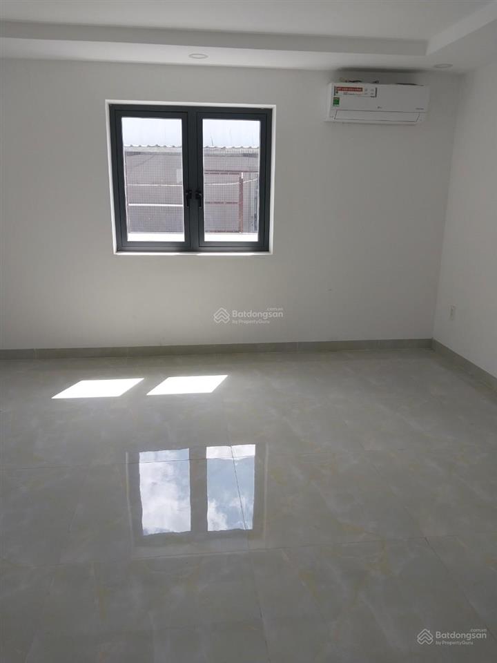 Cho thuê nhà mặt tiền phạm hùng nối dài (có hầm), bình hưng, bình chánh.
