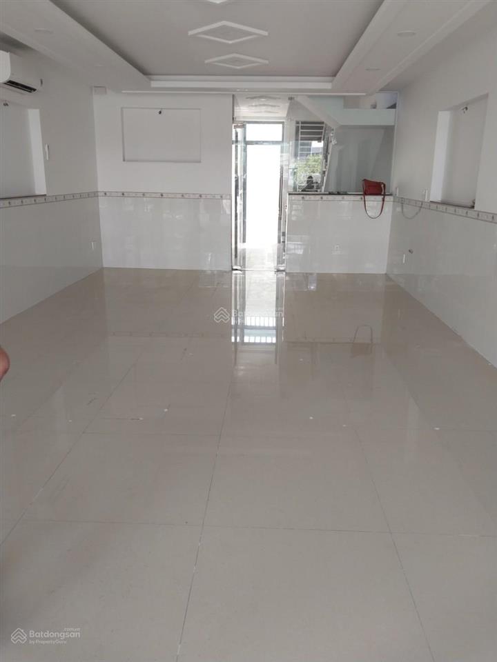 Cho thuê nhà mặt tiền phạm hùng nối dài (có hầm, thang máy), bình chánh. (gần nguyễn văn linh)