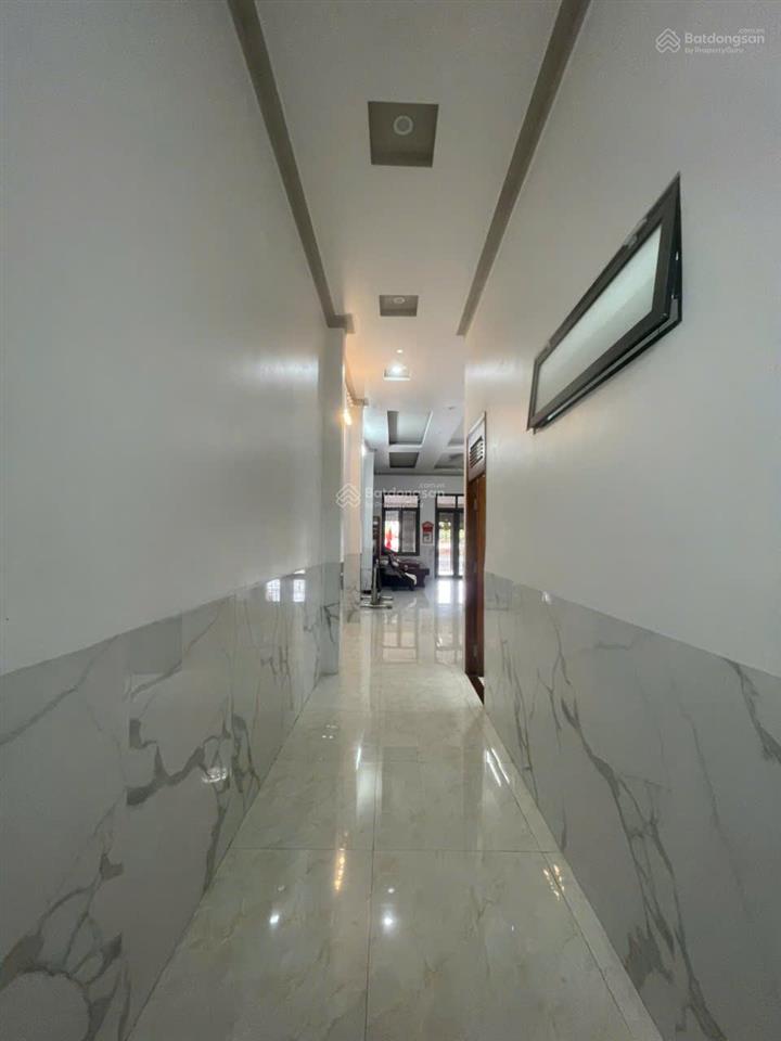 Mặt tiền nguyễn công trứ  đối diện quảng trường bảo lộc  1 trệt, 2 lầu, 6pn. giá hạ còn 28 tỷ