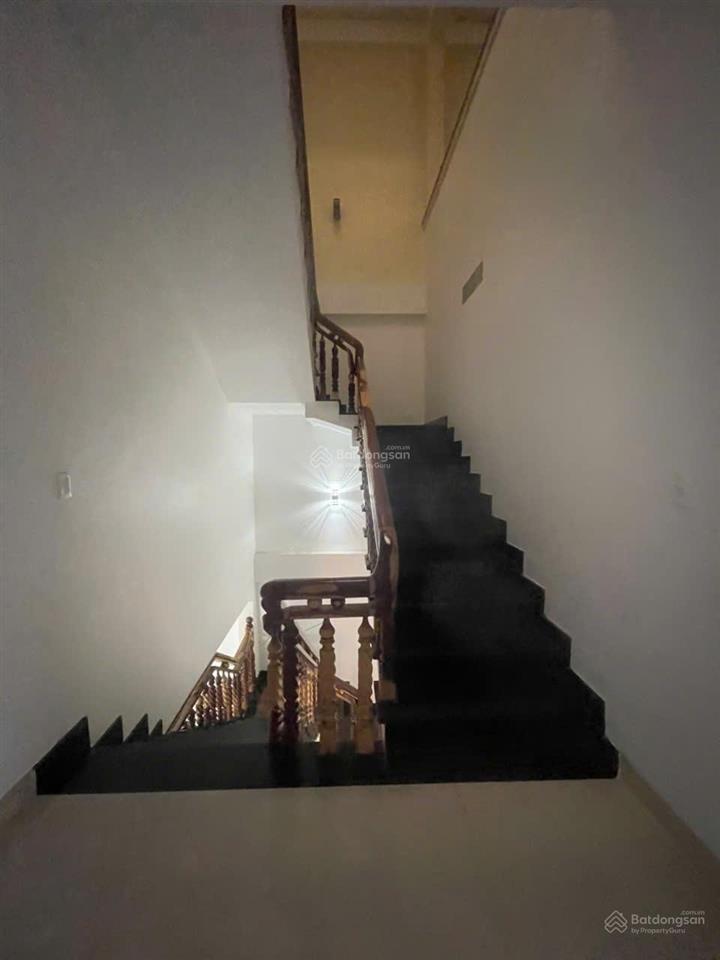 Mặt tiền nguyễn công trứ  đối diện quảng trường bảo lộc  1 trệt, 2 lầu, 6pn. giá hạ còn 28 tỷ