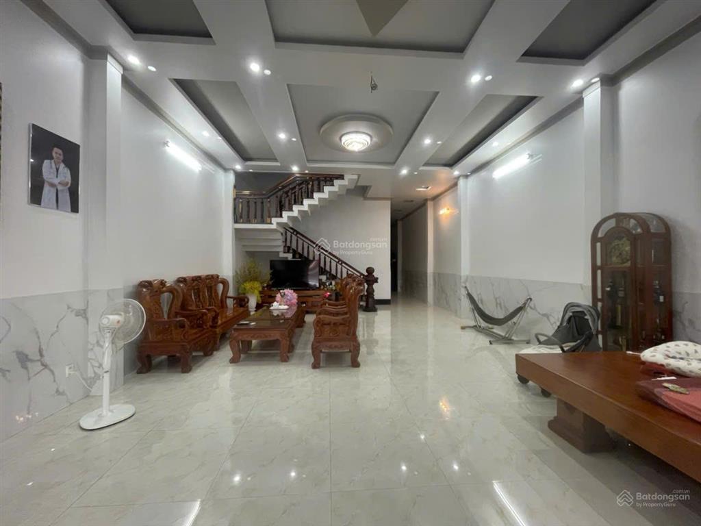 Mặt tiền nguyễn công trứ  đối diện quảng trường bảo lộc  1 trệt, 2 lầu, 6pn. giá hạ còn 28 tỷ