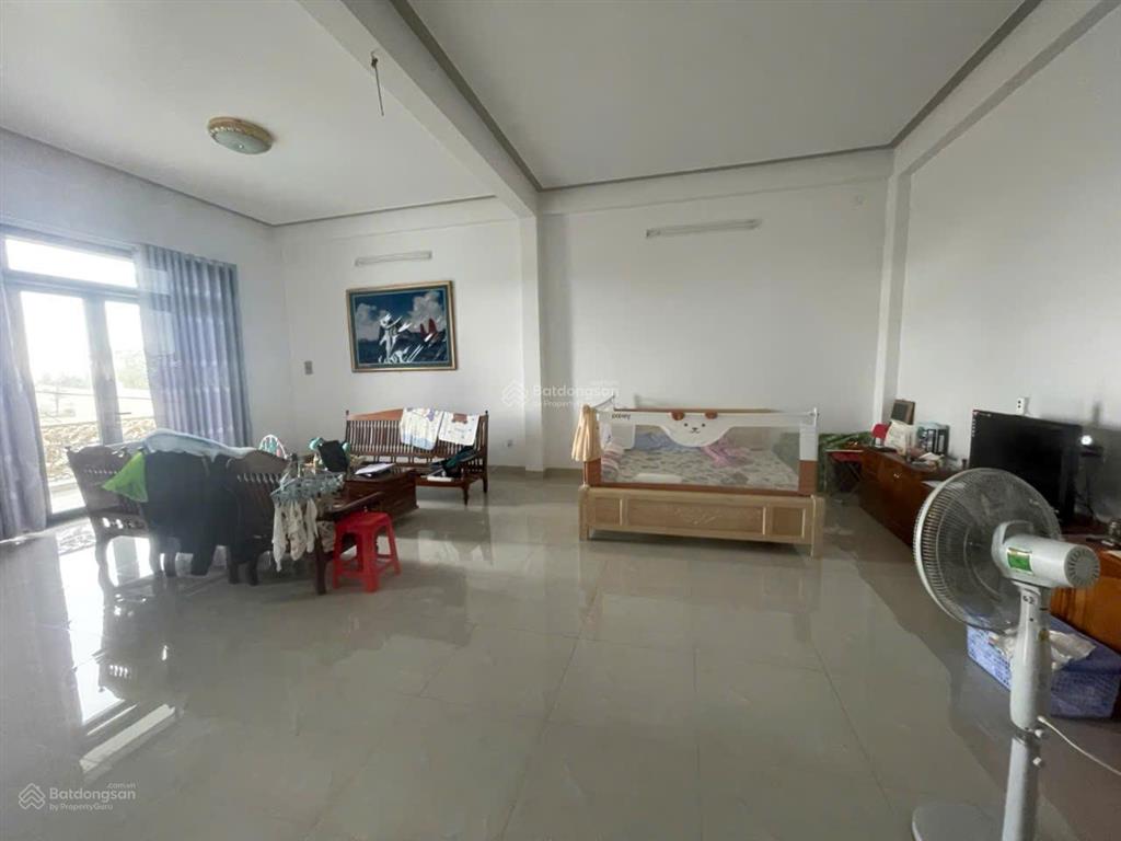 Mặt tiền nguyễn công trứ  đối diện quảng trường bảo lộc  1 trệt, 2 lầu, 6pn. giá hạ còn 28 tỷ