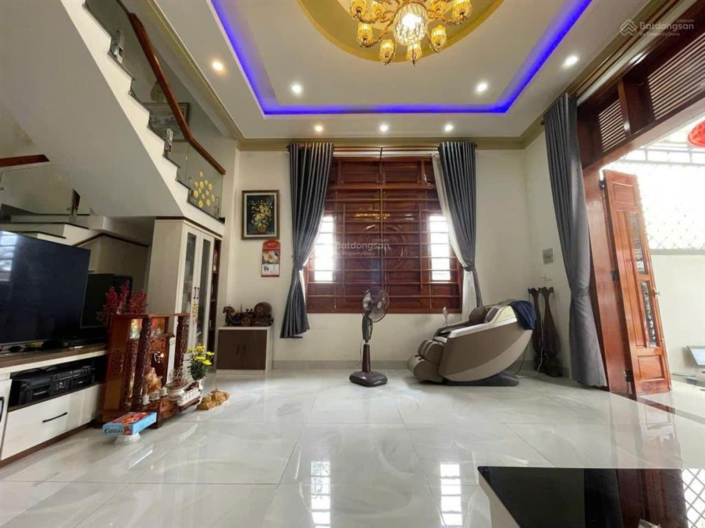 Bán nhà trung tâm phường 1 bảo lộc 2 tầng, 4pn, hẻm ô tô 5m, giá 5,3 tỷ
