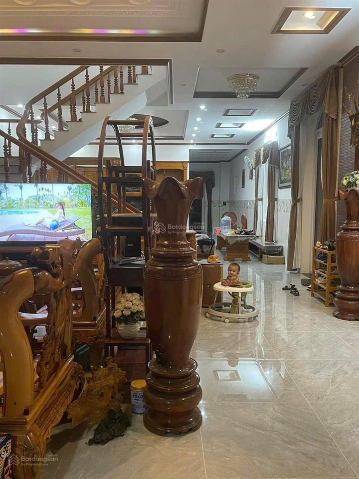 Bán nhà vườn nghỉ dưỡng trung tâm phường 1 bảo lộc 8,5m x 52,3m, 5pn, sân đậu 3 ô tô, giá 7,5 tỷ