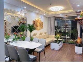 Bán căn sky central 2pn full nội thất diện tích 69m giá chỉ 6 tỷ.  0961 995 ***