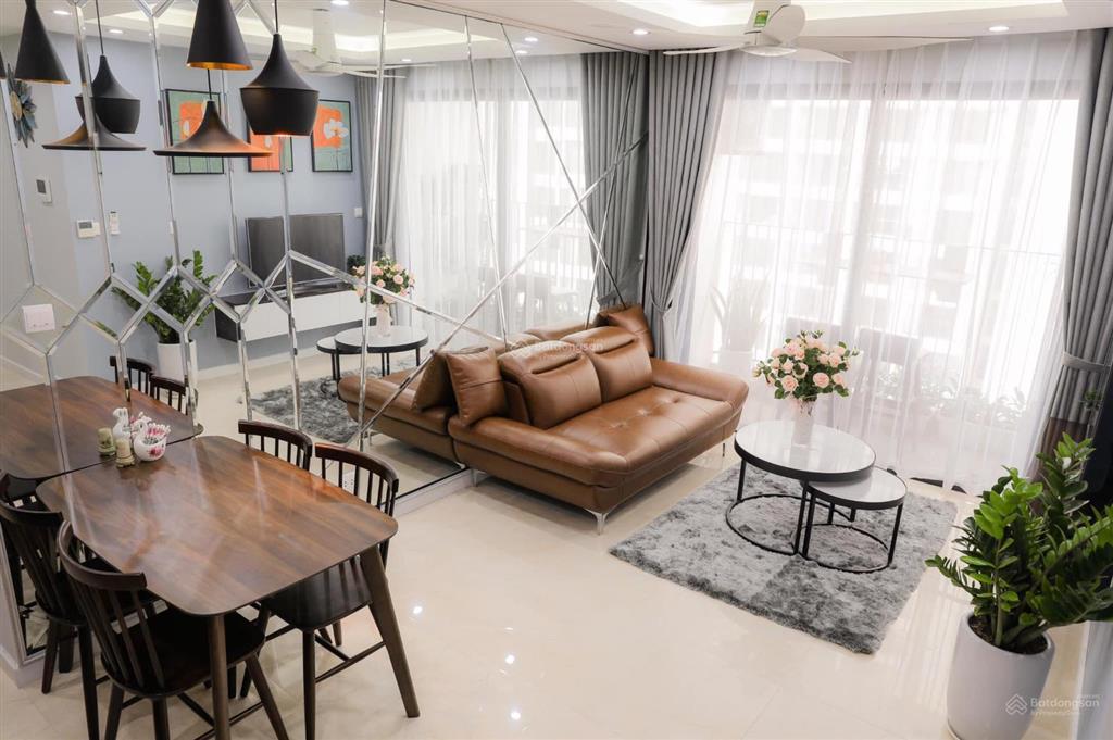 Bán căn sky central 3pn full nội thất diện tích 98m2 giá 8 tỷ.  0961 995 ***