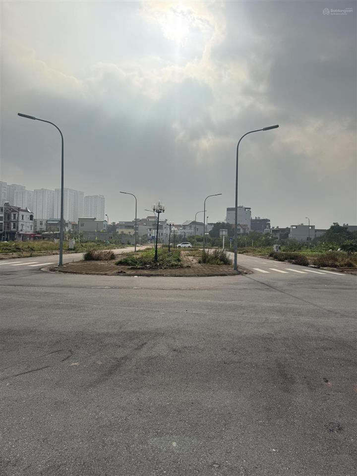 Chuyển nhượng siêu phẩm 80m2 vườn hoa đường 30m x1 đông hội  mai lâm