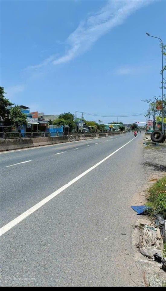 Bán đất 4ha4 (44.000m2) có sẵn kho xưởng mặt tiền qlo 1a xã hàm mỹ hàm thuận nam bình thuận cũ