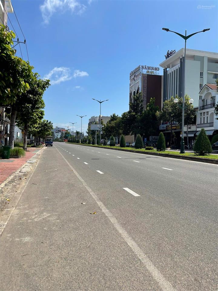 Bán nhà lầu mặt tiền đại lộ kinh doanh tôn đức thắng  tt tp phan thiết