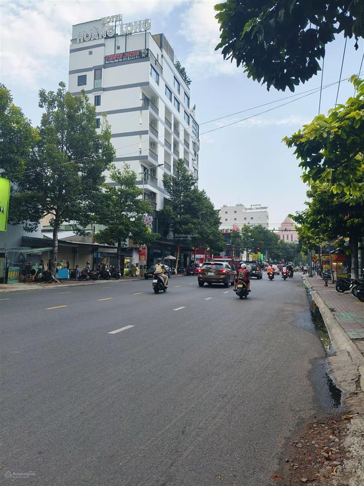 Bán nhà lầu mặt tiền đại lộ kinh doanh tôn đức thắng  tt tp phan thiết