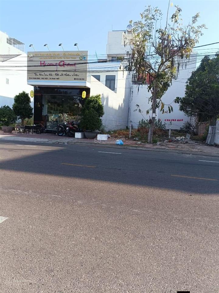 Cần bán 2 lô liền kề mặt tiền đường phạm hùng đối diện trường mầm nontt tp phan thiết