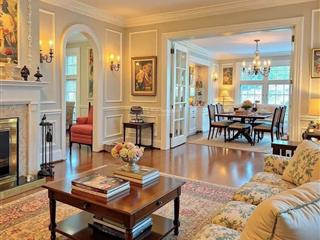 Chủ cần ra hàng căn dinh thự thương mại royal mansion  tại phường tân tiến  bắc ninh mới .