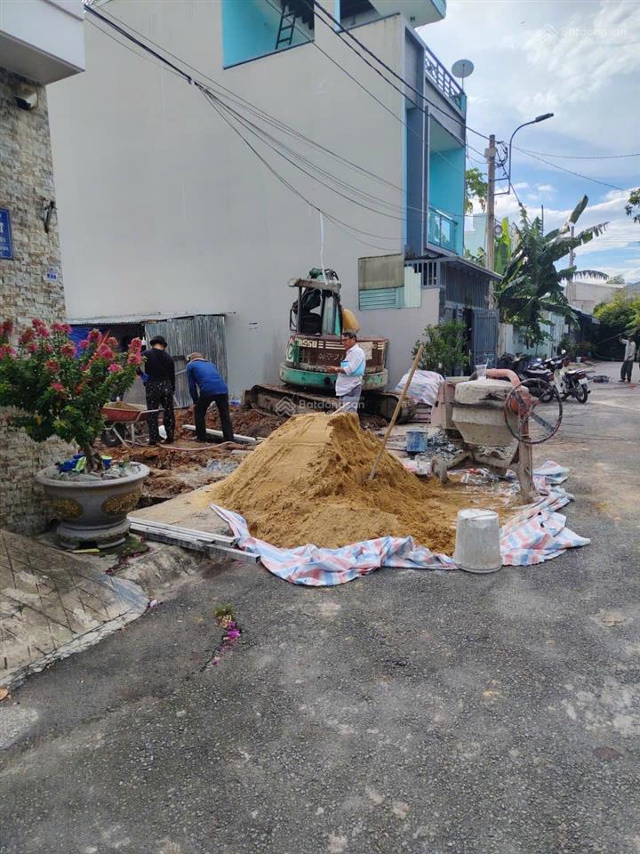 Vị trí sầm uất khu vực  nằm trong khu vực thuộc diện quy hoạch tiện ích công cộng  4 tỷ
