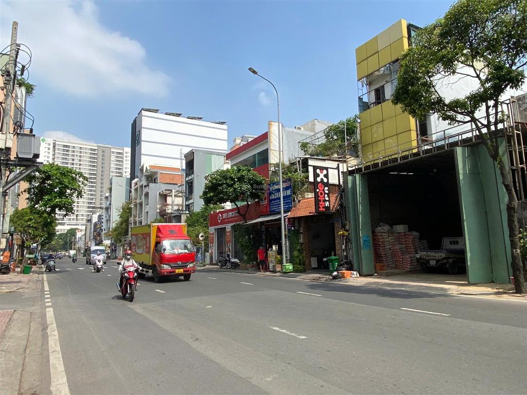 Làm văn phòng  mặt tiền đào duy anh  (3,9x18m)  5 tầng  hdt 40tr  gía 17 tỷ