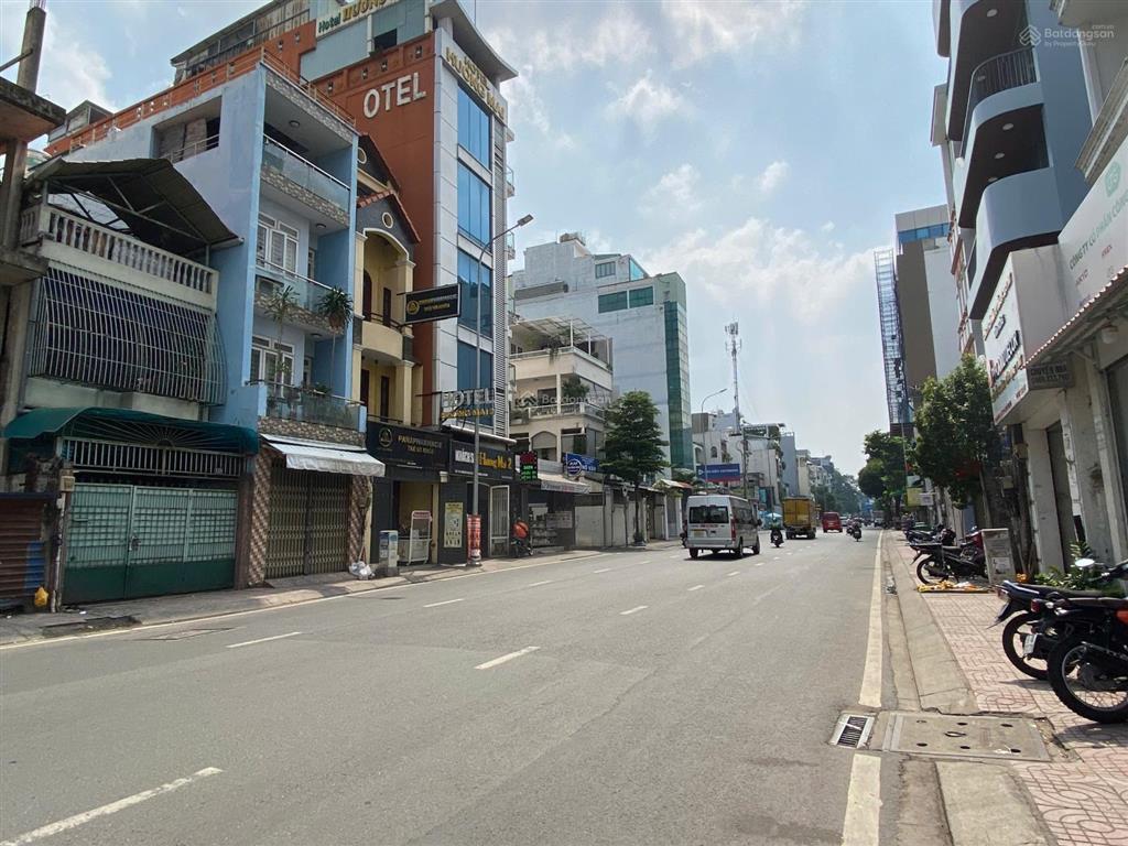 Làm văn phòng  mặt tiền đào duy anh  (3,9x18m)  5 tầng  hdt 40tr  gía 17 tỷ