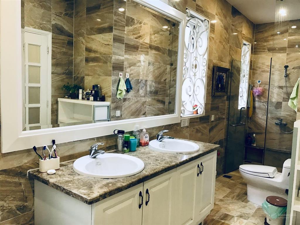 Giảm gấp  hxh hoàng văn thụ, tân bình  dt 7x24m  4 tầng  giá 25 tỷ tl