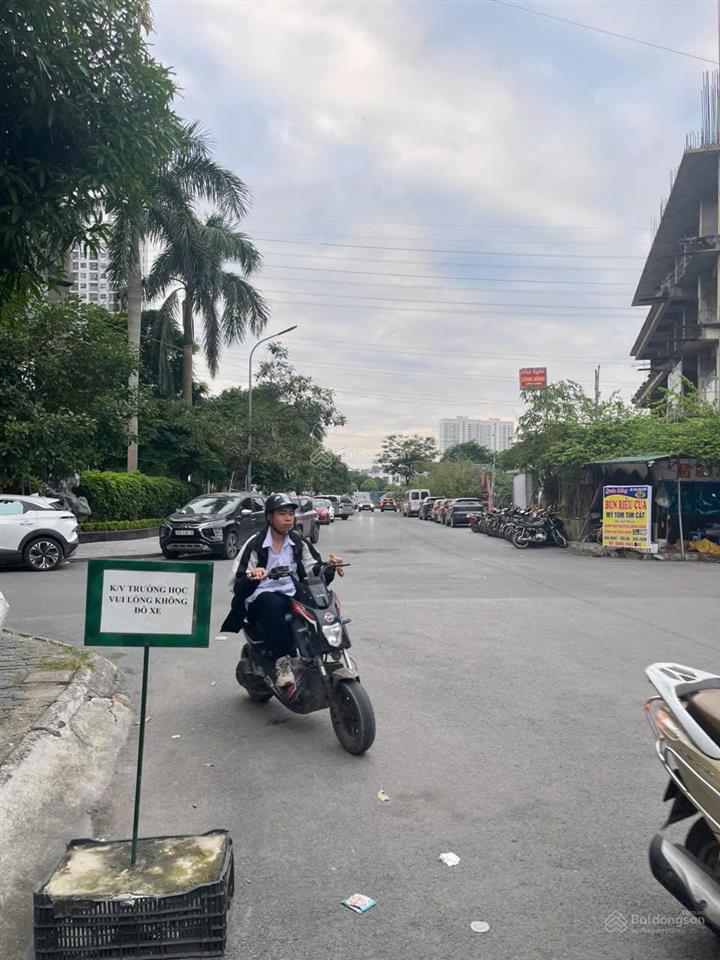 Chính chủ bán nhà liền kề đối diện chung cư khu đô thị mới văn khê