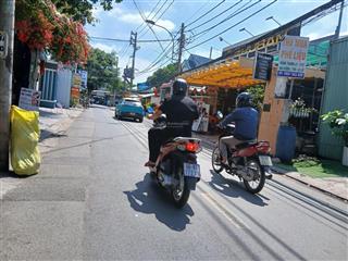 Bán tòa nhà văn phòng 6 tầng 8,4x24m2 lê văn thịnh, bình trưng đông