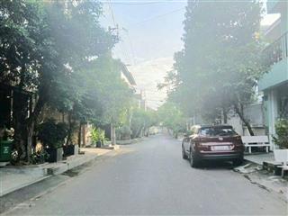 Biệt thự 4 tầng 8x16m2 khu bên sông
hiệp bình chánh, thủ đức