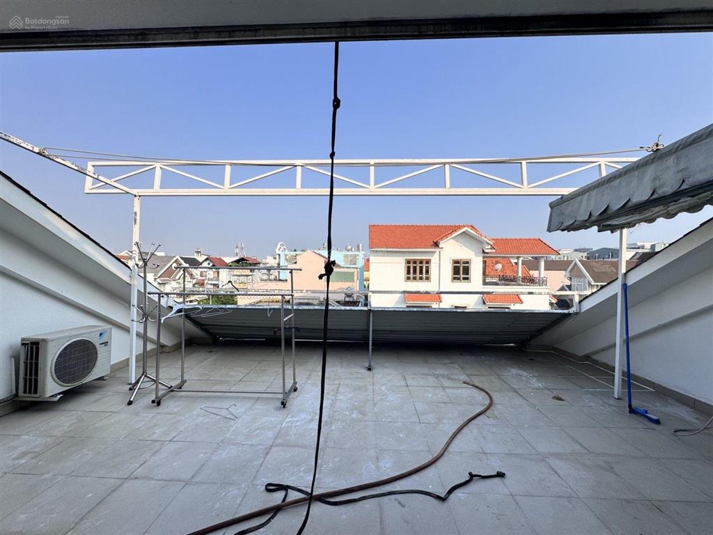 Biệt thự 4 tầng 6,8x17m mặt tiền bên sông hiệp bình chánh, thủ đức