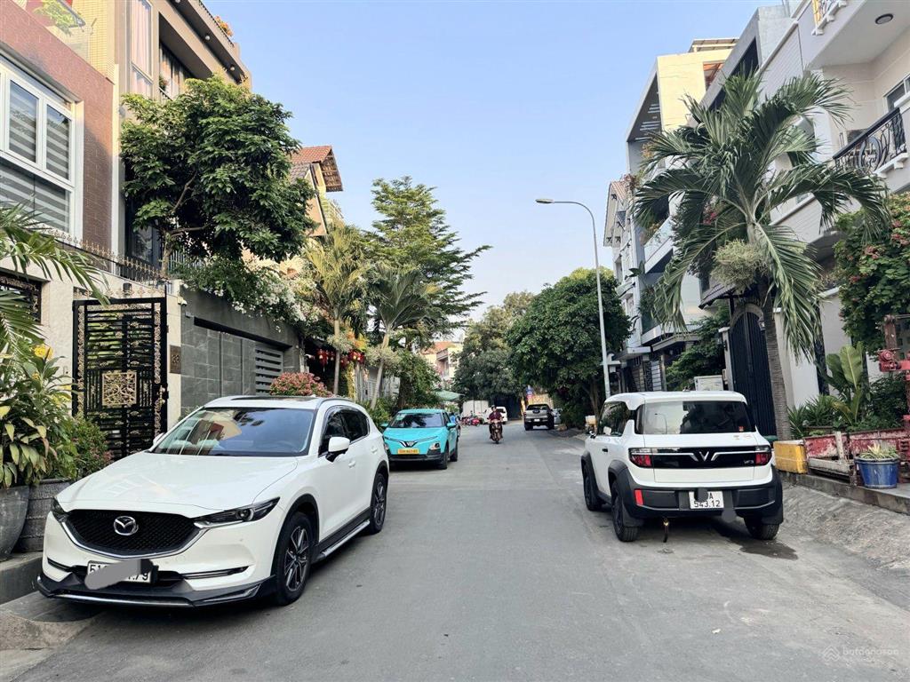 Biệt thự 4 tầng 6,8x17m mặt tiền bên sông hiệp bình chánh, thủ đức