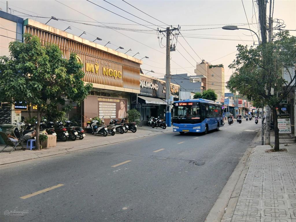 Tòa nhà 6 tầng 6x30m2 mặt tiền kinh doanh dương đình hội, phước long b