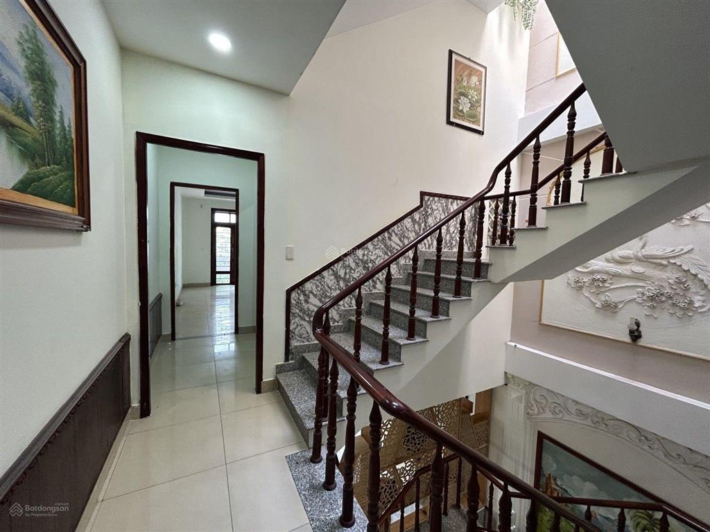 Mặt tiền him lam phú đông 4 tầng 5x18,5m