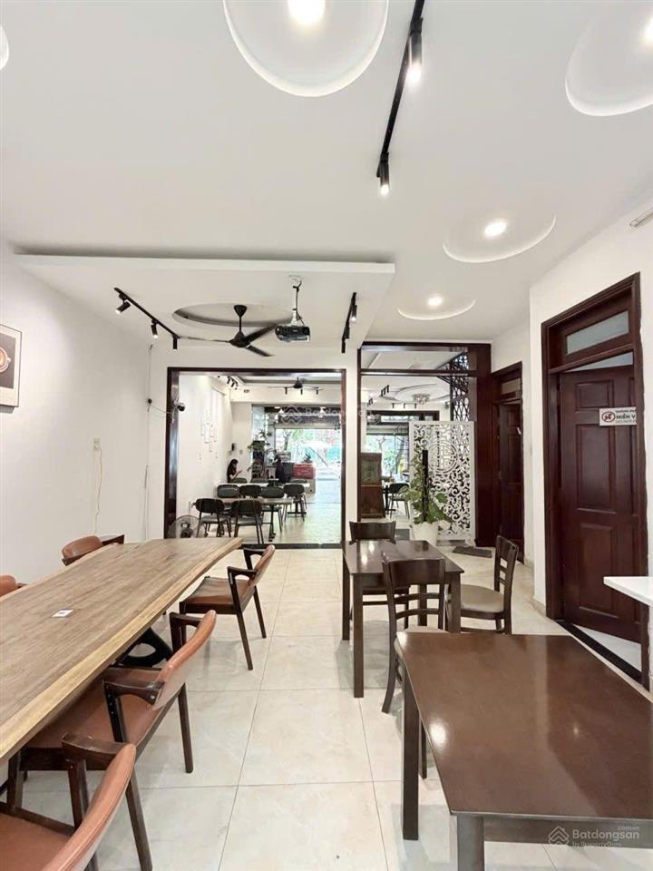 Biệt thự 3 tầng 8x20m² kdc nam hòa đỗ xuân hợp, phước long a