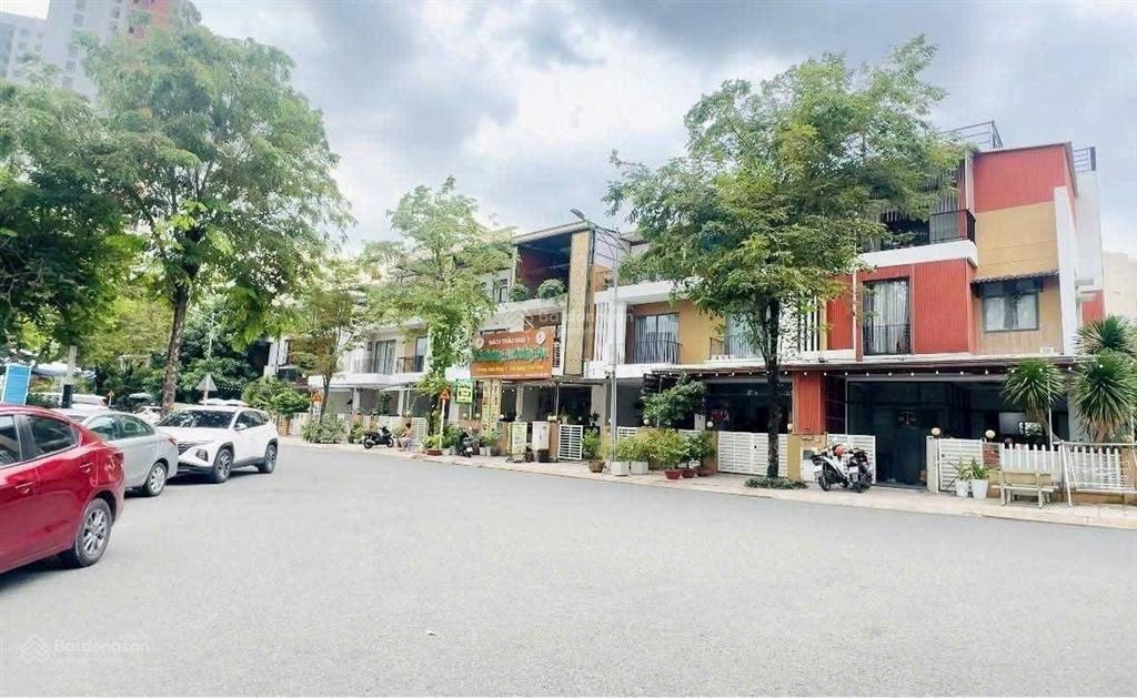 Khu biệt thự thăng long home 3 tầng 5x28m2.
tô ngọc vân, tam phú, thủ đức