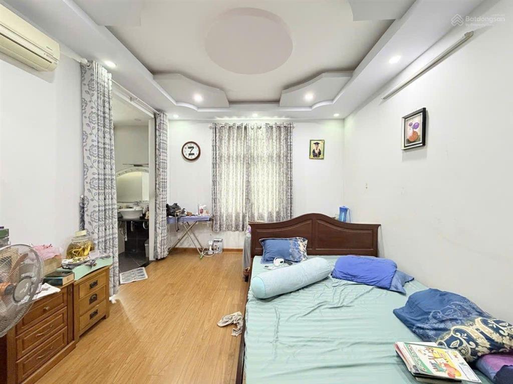 Biệt thự 3 tầng 8x20m² kdc nam hòa đỗ xuân hợp, phước long a