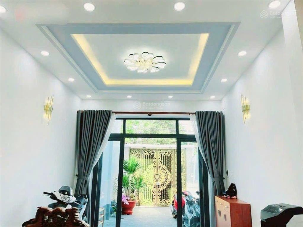 Nhà mặt tiền kinh doanh 4 tầng 4x26,5m2 linh tây, thủ đức