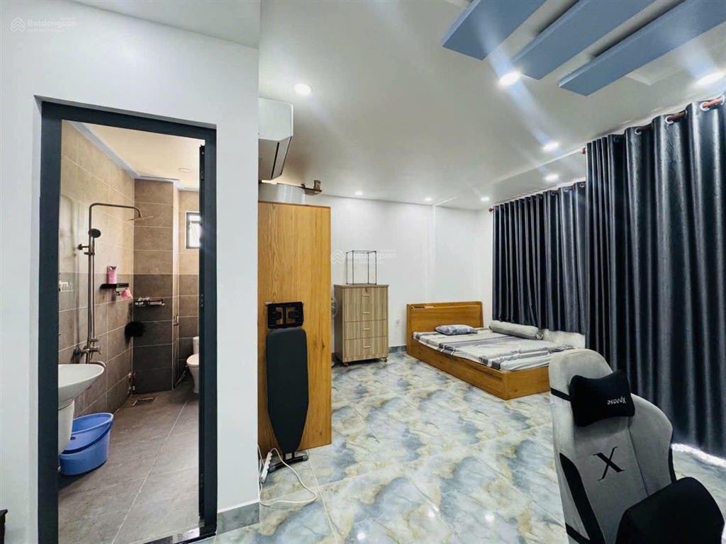 Nhà 4 tầng 5,5x17m2 đường ô tô né nhau
linh trung, thủ đức