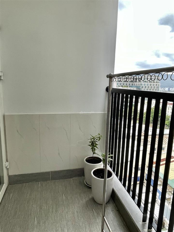 Chủ đi nước ngoài  cần bán gấp căn hộ 2pn  2wc tòa f.home  giá tốt 3tỷ95   0969 269 ***