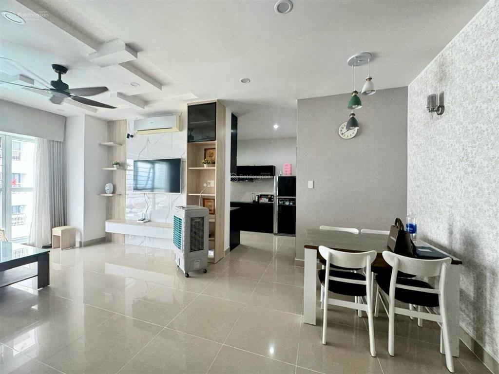 Chủ bán gấp  căn hộ 2 phòng ngủ  toà đà nẵng plaza  giá tốt  công chứng ngay