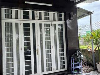 Nhà cấp 4 100m2 có hoàn công giá 1ty250triệu đường ao thị tám  long khê cần đước