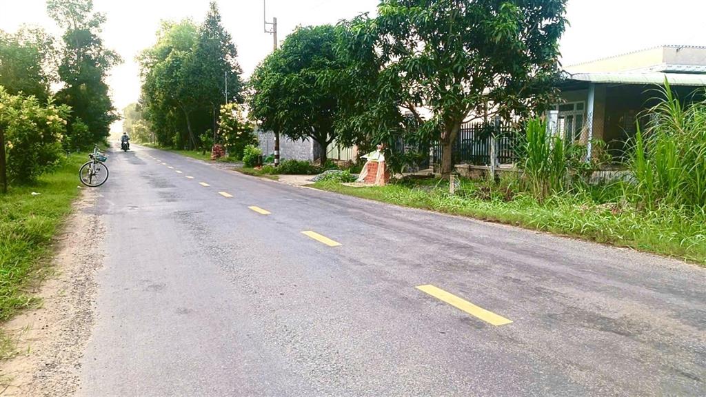 Đất ngộp 265m2 thổ/900triệu mt nhựa đt833 nhựt ninh  tân trụ  la