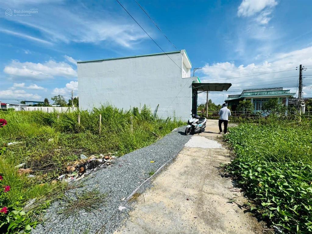 Cần bán 75m2 đất thổ giá 650 triệu đường mỹ lộc  cần giuộc la sổ hồng