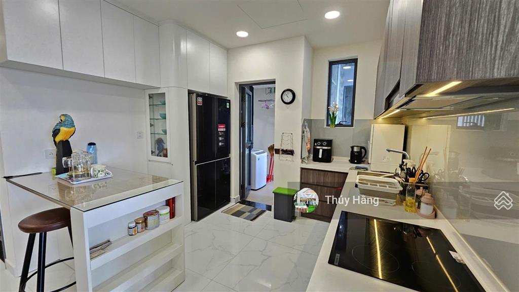 Cần bán 3pn 121m2 diamond centery full nt, thanh toán giãn 36 tháng. giá thật không ảo