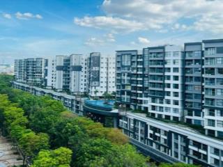 Cần cho thuê căn hộ 3pn ban công dài nội thất cơ bản, kèm ô xe định danh