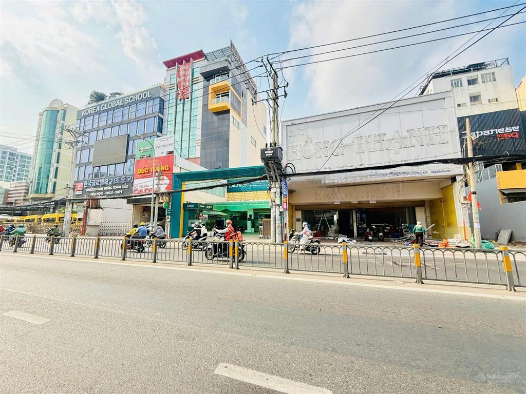 Cho thuê mb ngang 11m nguyễn thị thập  gần lotte mart, trống suốt