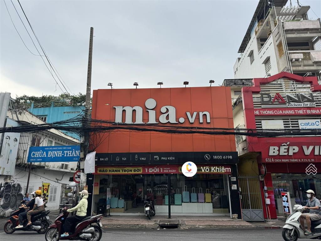 Cho thuê nhà góc 2mt 631 cách mạng tháng tám  ngang 8.6m