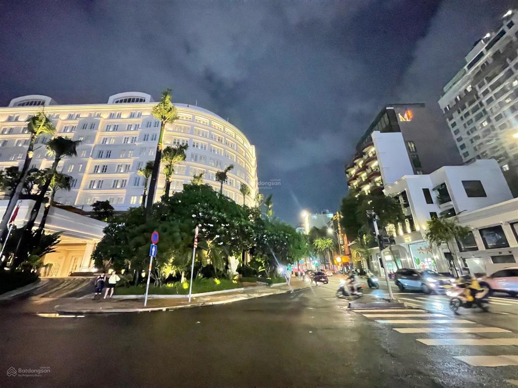 Mặt bằng góc 2mt đối diện park hyatt  nhà hát thành phố  top vị trí thương hiệu đẹp sài gòn
