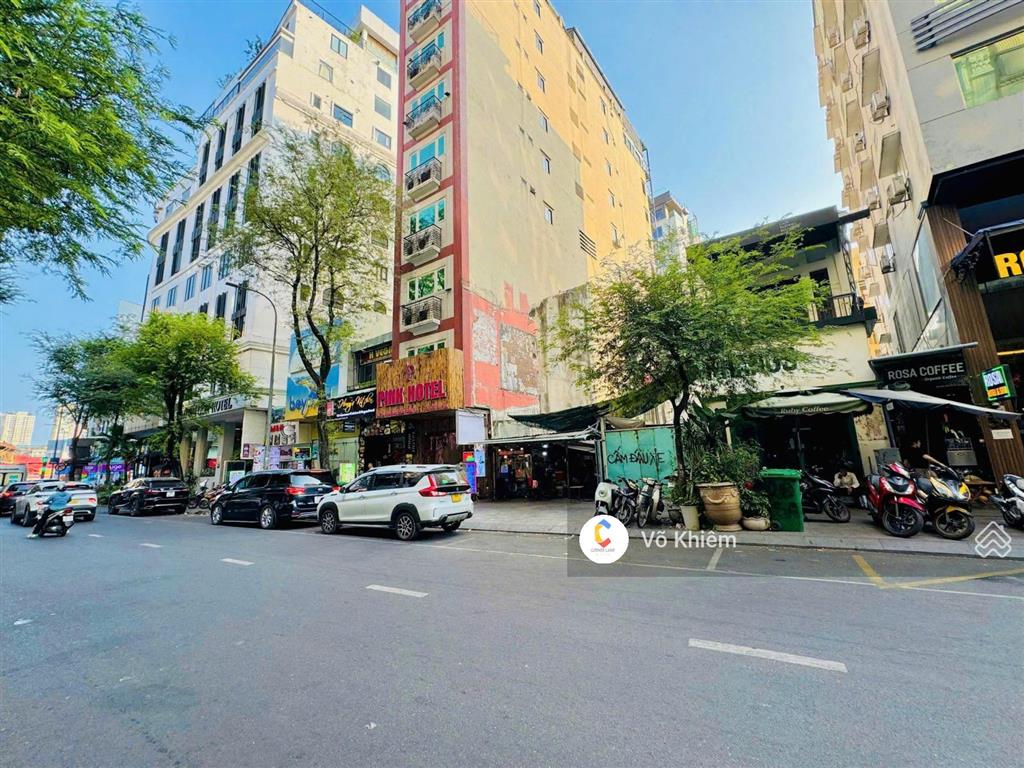 Cho thuê nhà 53 thủ khoa huân  gần chợ bến thành  dtsd ~ 200m2