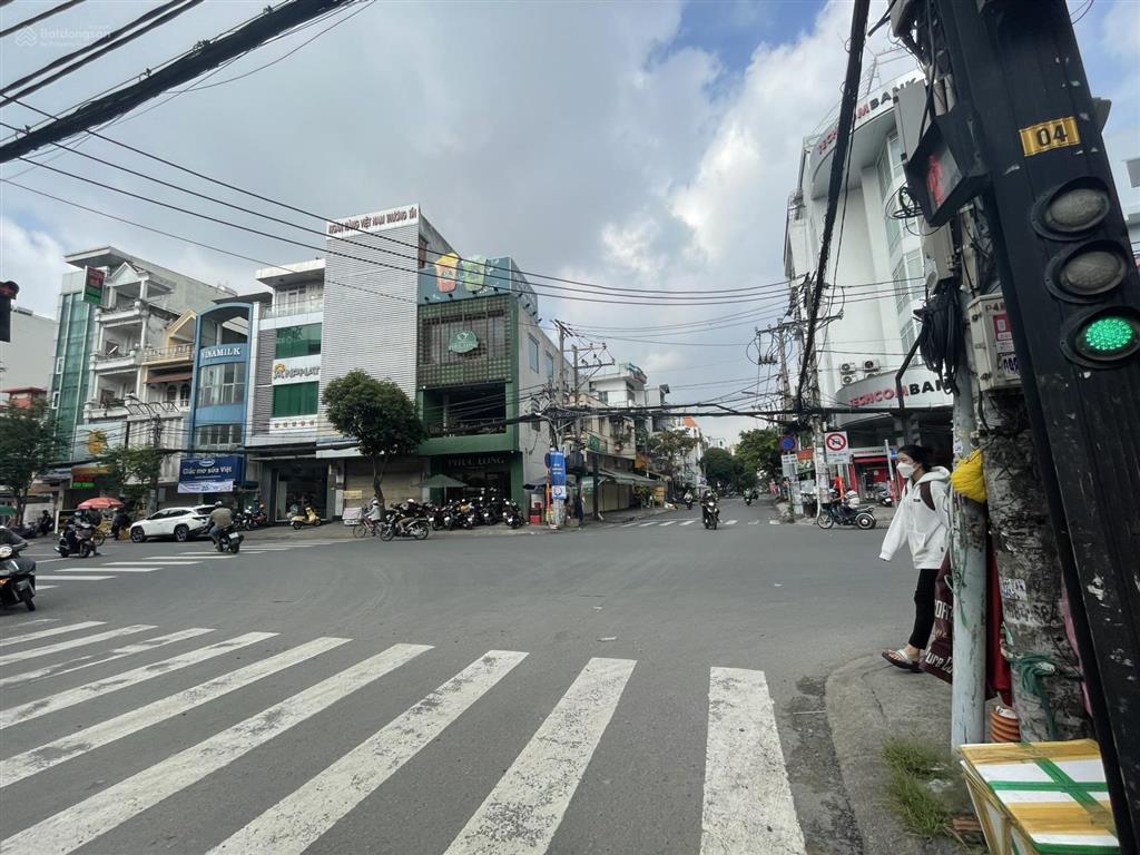 Cho thuê nhà góc 2mt 160 nguyễn gia trí  đường d5  gần nhiều trường đại học