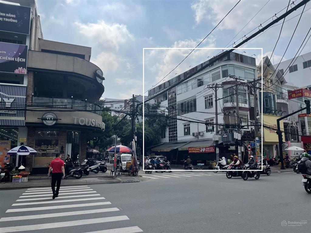 Cho thuê nhà góc 2mt 160 nguyễn gia trí  đường d5  gần nhiều trường đại học