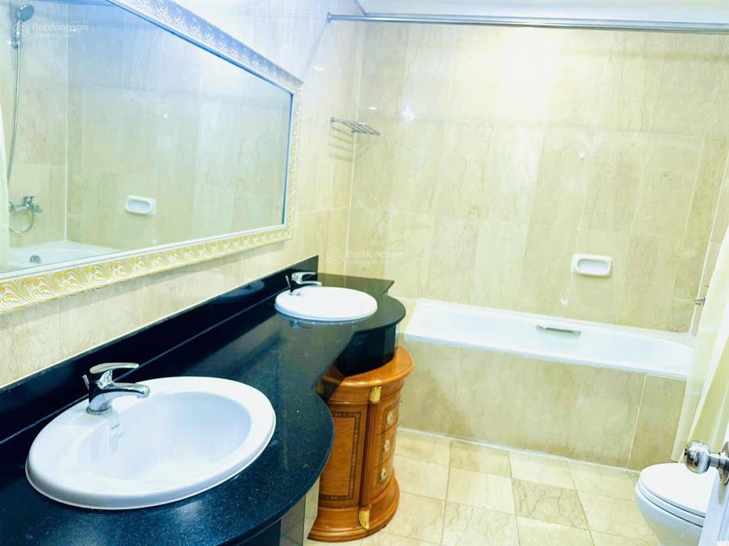 Chính chủ cần cho thuê ngay căn hộ 4 phòng ngủ tòa p2 ciputra