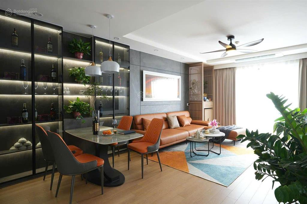 Mình có căn g 84.01m2 la casta văn phú tầng 15 view công viên cần bán, giá 7,x tỷ.  0985 138 ***